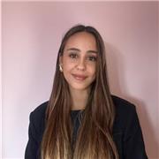 Graduada en Derecho y en el Máster de Abogacía. Puedo impartir clases de Derecho, y de la rama de humanidades.